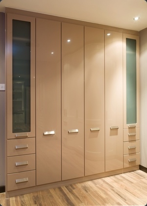 High Gloss / Cappucino Wardrobe
